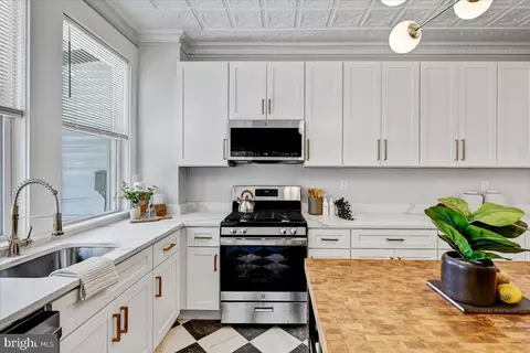 Kitchen - 2403 E Fairmount Ave, Baltimore, MD 21224 photo 4 of 5