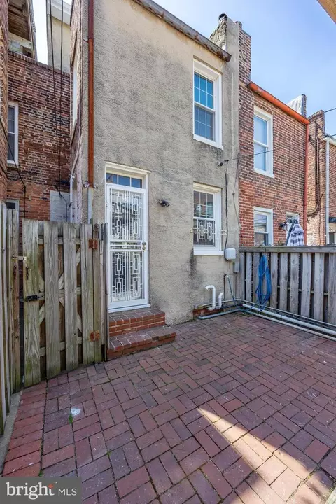 Exterior - 114 Hamburg St E, Baltimore, MD 21230 photo 2 of 3