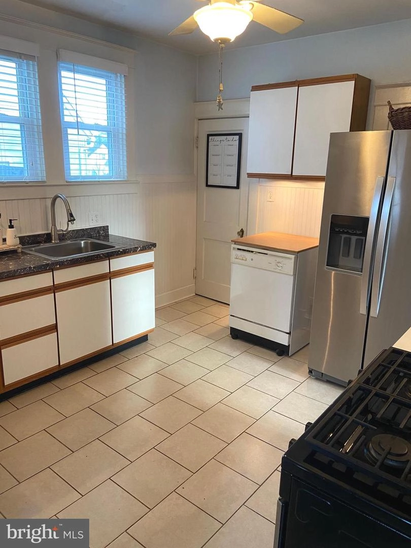 Kitchen - 4800 Edgar Ter, Baltimore, MD 21214 photo 2 of 3