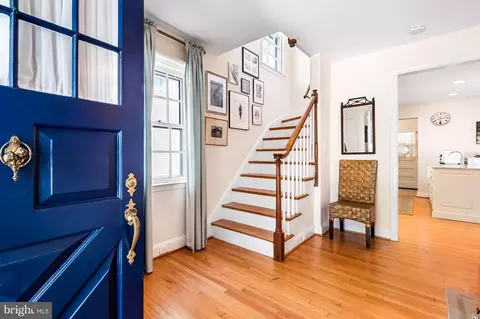 Entry Way - 321 Broadmoor Rd, Baltimore, MD 21212 photo 1 of 3