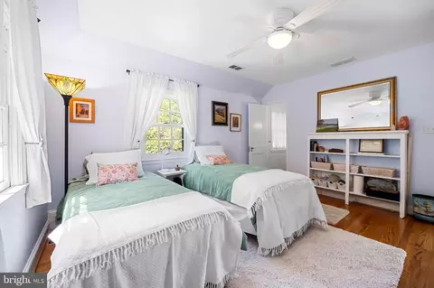 Bedroom - 321 Broadmoor Rd, Baltimore, MD 21212 photo 5 of 7