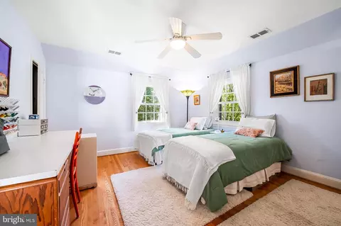 Bedroom - 321 Broadmoor Rd, Baltimore, MD 21212 photo 4 of 7