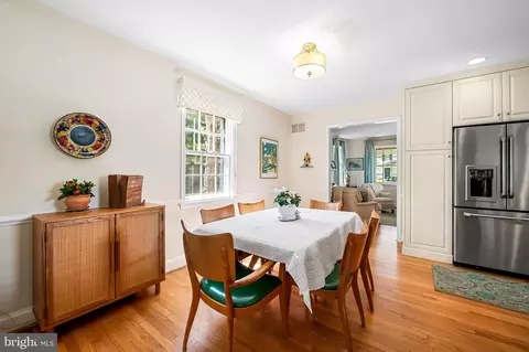 Dining - 321 Broadmoor Rd, Baltimore, MD 21212 photo 1 of 3