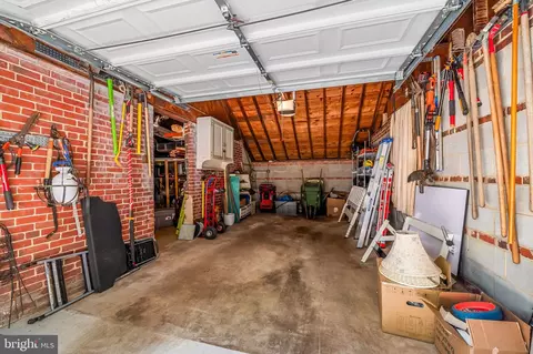 Exterior - 321 Broadmoor Rd, Baltimore, MD 21212 photo 17 of 18