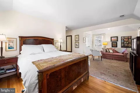 Bedroom - 321 Broadmoor Rd, Baltimore, MD 21212 photo 3 of 7