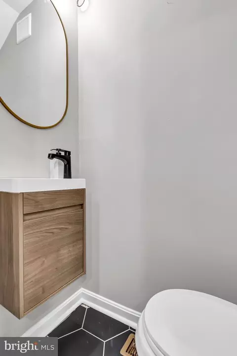 Bath - 2504 E Madison St, Baltimore, MD 21205 photo 1 of 5