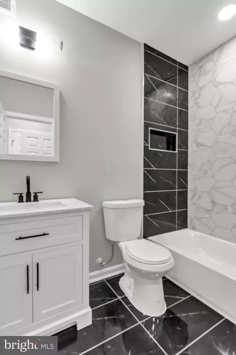 Bath - 2504 E Madison St, Baltimore, MD 21205 photo 3 of 5