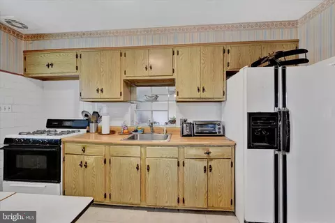 Kitchen - 4155 Crest Heights Rd, Baltimore, MD 21215 photo 1 of 3