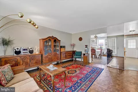 Living - 4155 Crest Heights Rd, Baltimore, MD 21215 photo 1 of 4