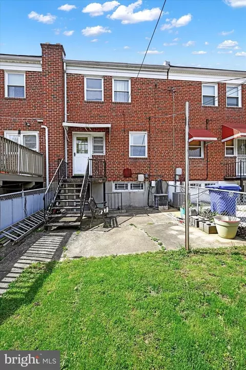 Exterior - 4155 Crest Heights Rd, Baltimore, MD 21215 photo 4 of 5