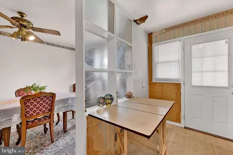 Dining - 4155 Crest Heights Rd, Baltimore, MD 21215 photo 4 of 4