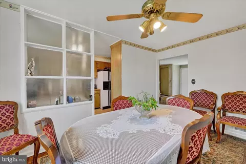 Dining - 4155 Crest Heights Rd, Baltimore, MD 21215 photo 3 of 4