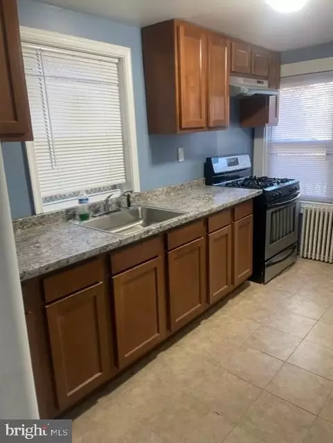 2033 Division St, Baltimore, MD 21217 photo 2