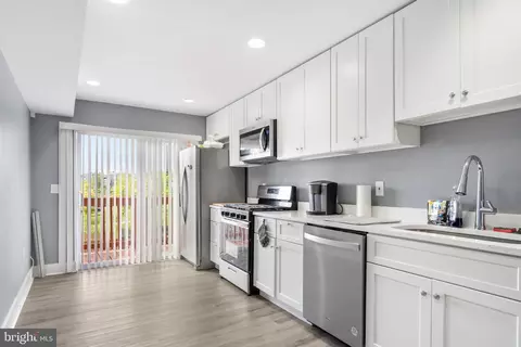 1633 E Oliver St, Baltimore, MD 21213 photo 1