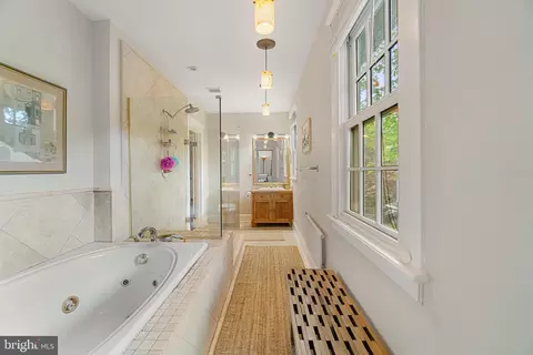 Entry Way - 717 Deepdene Rd, Baltimore, MD 21210 photo 4 of 5