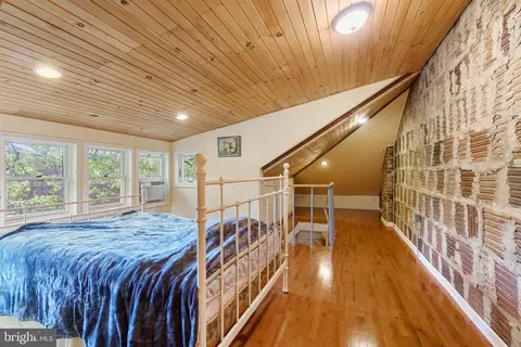Bedroom - 717 Deepdene Rd, Baltimore, MD 21210 photo 3 of 3