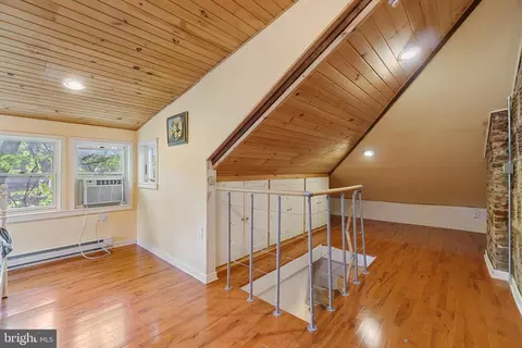 Entry Way - 717 Deepdene Rd, Baltimore, MD 21210 photo 5 of 5