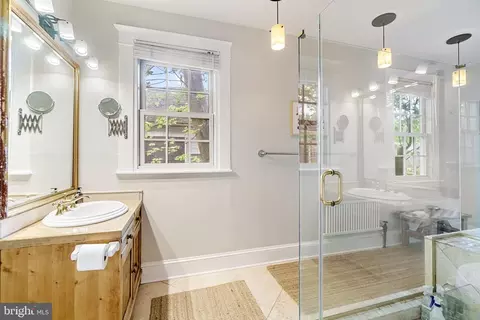 Bath - 717 Deepdene Rd, Baltimore, MD 21210 photo 2 of 2