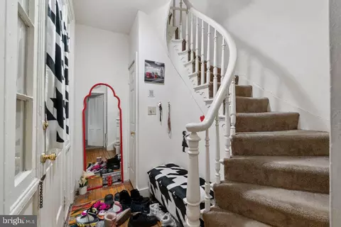 Entry Way - 637 S Paca St, Baltimore, MD 21230 photo 4 of 4