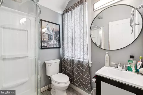Bath - 637 S Paca St, Baltimore, MD 21230 photo 5 of 5