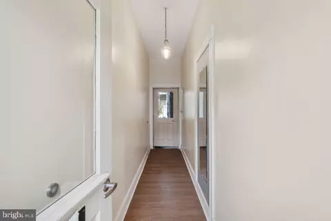 Entry Way - 637 S Paca St, Baltimore, MD 21230 photo 2 of 4
