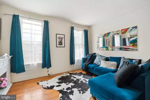 Living - 637 S Paca St, Baltimore, MD 21230 photo 1 of 3