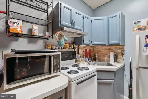 Kitchen - 637 S Paca St, Baltimore, MD 21230 photo 2 of 2