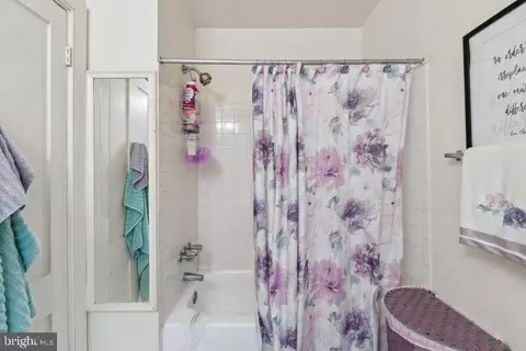 Bath - 637 S Paca St, Baltimore, MD 21230 photo 1 of 5