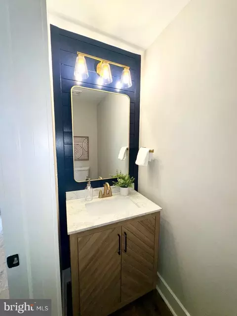 3817 Stokes Dr, Baltimore, MD 21229 photo 8