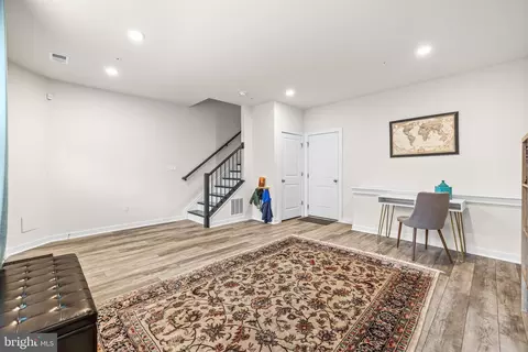 Entry Way - 4312 Laplata Ave, Baltimore, MD 21211 photo 3 of 14