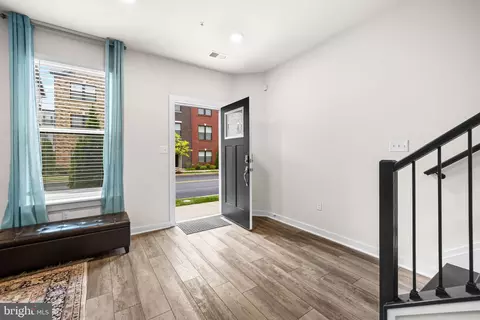 Entry Way - 4312 Laplata Ave, Baltimore, MD 21211 photo 1 of 14