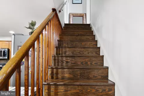 Entry Way - 4117 Balfern Ave, Baltimore, MD 21213 photo 4 of 4