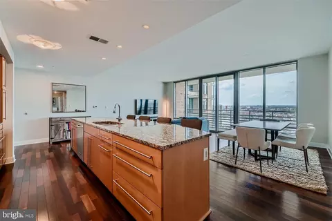 675 President St #2106, Baltimore, MD 21202
