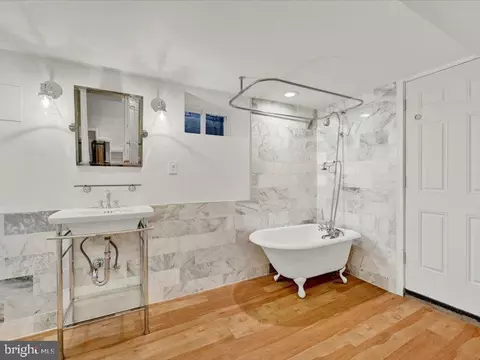 Bath - 4113 Westview Rd, Baltimore, MD 21218 photo 2 of 2