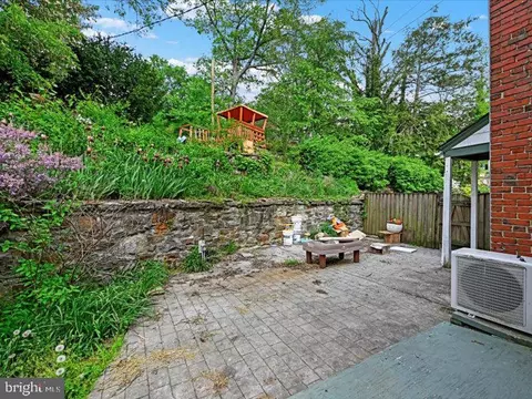 Exterior - 4113 Westview Rd, Baltimore, MD 21218 photo 4 of 11