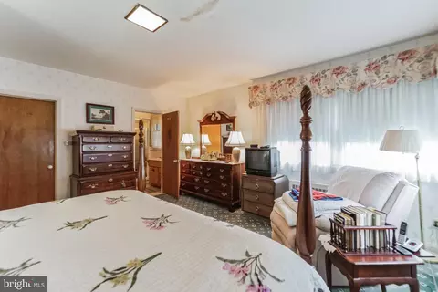 Bedroom - 6207 Winner Ave, Baltimore, MD 21215 photo 2 of 5