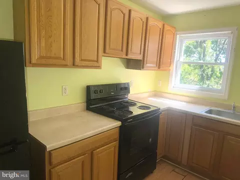 Kitchen - 807 Stoll St, Brooklyn, MD 21225 photo 2 of 2