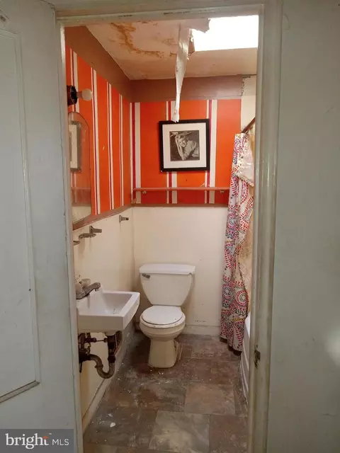 2577 Cecil Ave, Baltimore, MD 21218 photo 14