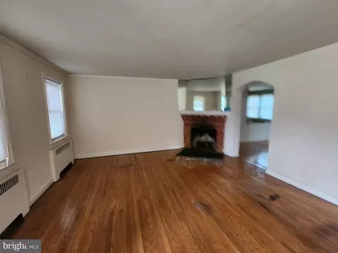 Living - 3333 Dolfield Ave, Baltimore, MD 21215 photo 1 of 2