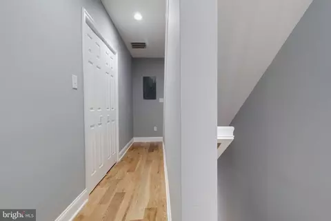 Entry Way - 1745 E Lombard St, Baltimore, MD 21231 photo 13 of 17
