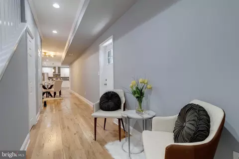 Entry Way - 1745 E Lombard St, Baltimore, MD 21231 photo 5 of 17