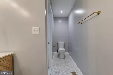 Entry Way - 1745 E Lombard St, Baltimore, MD 21231 photo 16 of 17