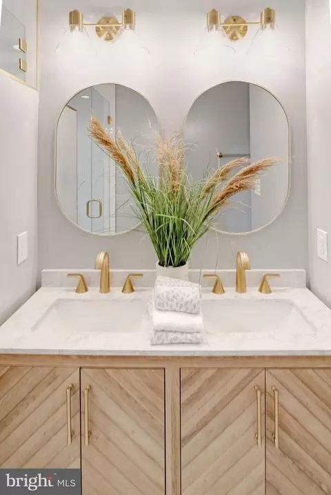 Bath - 1745 E Lombard St, Baltimore, MD 21231 photo 12 of 12