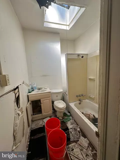 Bath - 1622 E 30th St, Baltimore, MD 21218 photo 1 of 1