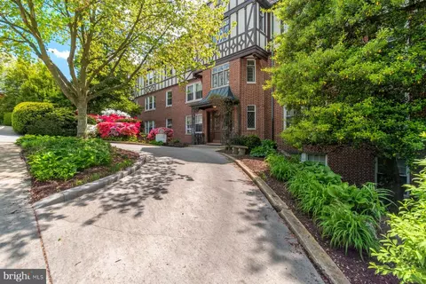 221 Ridgemede Rd #209, Baltimore, MD 21210