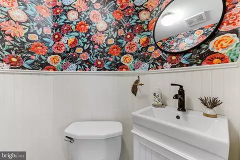 Bath - 3306 Beech Ave, Baltimore, MD 21211 photo 1 of 4