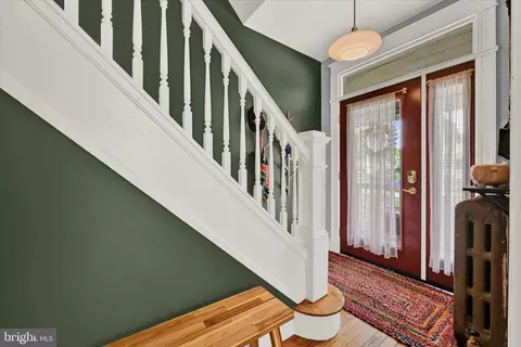 Entry Way - 2822 Beechland Ave, Baltimore, MD 21214 photo 1 of 2