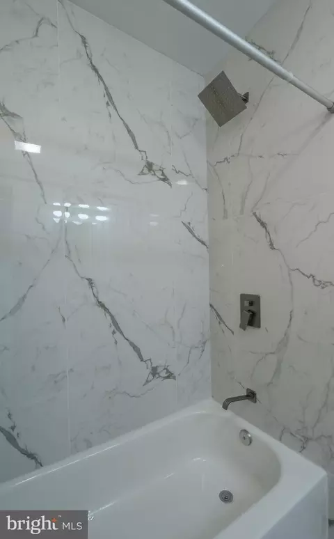 Bath - 3537 Elmley Ave, Baltimore, MD 21213 photo 2 of 5