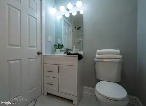 Bath - 3537 Elmley Ave, Baltimore, MD 21213 photo 1 of 5