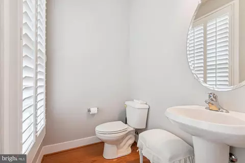 Entry Way - 20 S Regester St, Baltimore, MD 21231 photo 4 of 7